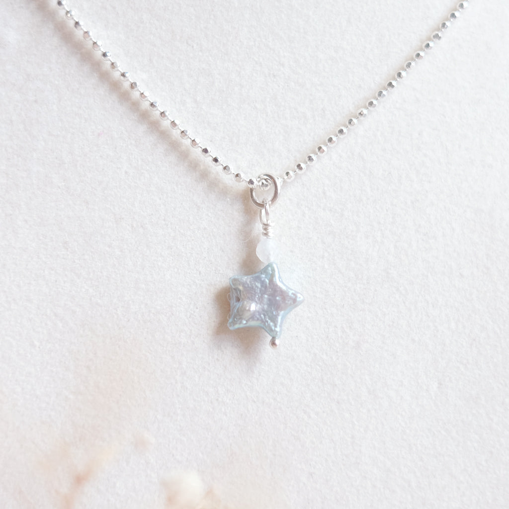 Collier étoile de nacre, version bleue