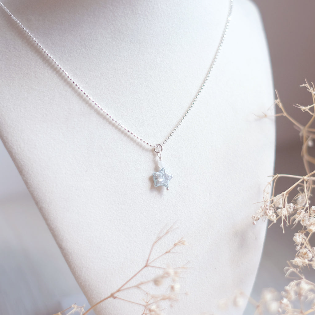 Collier étoile de nacre, version bleue