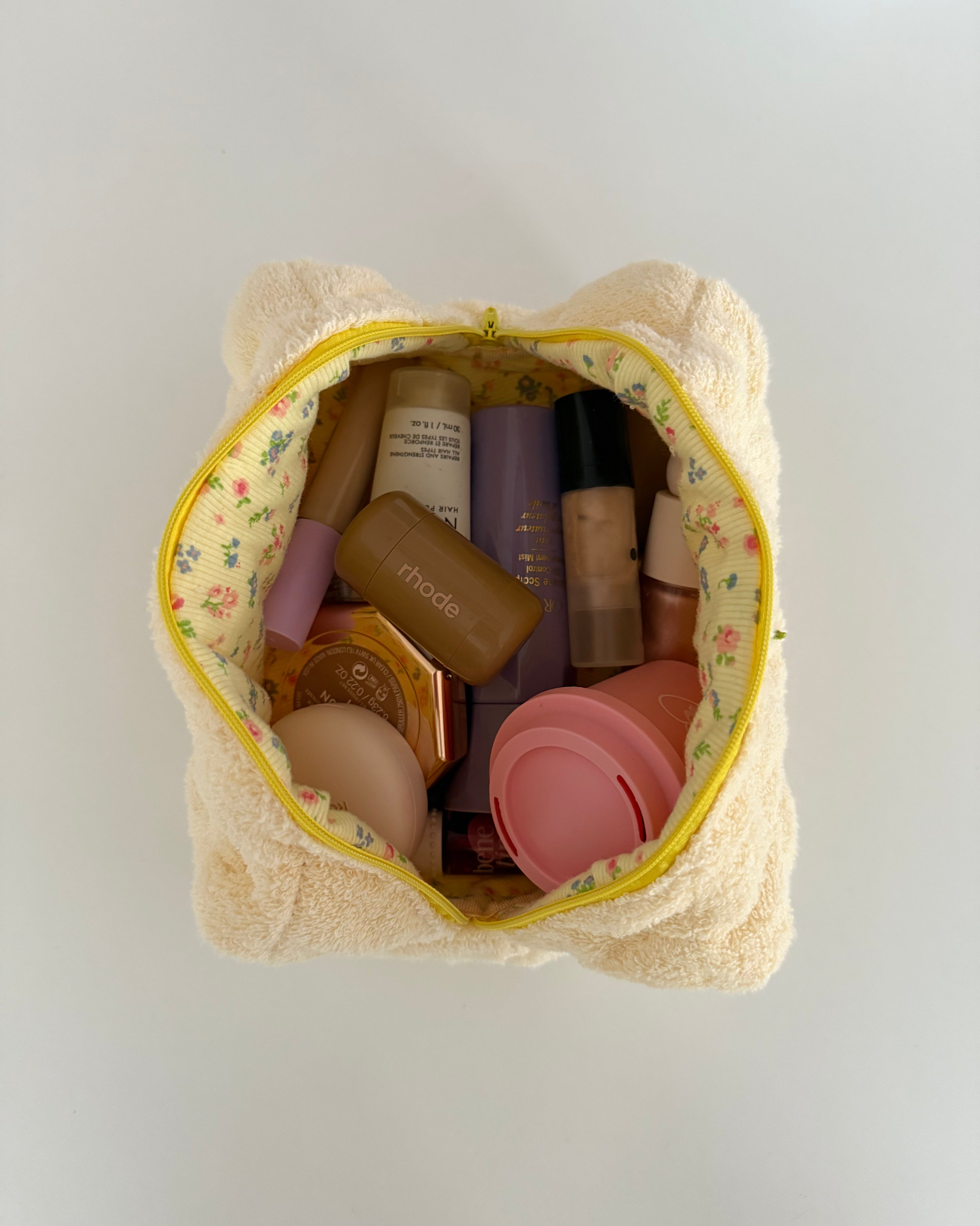 Trousse de maquillage jaune beurre