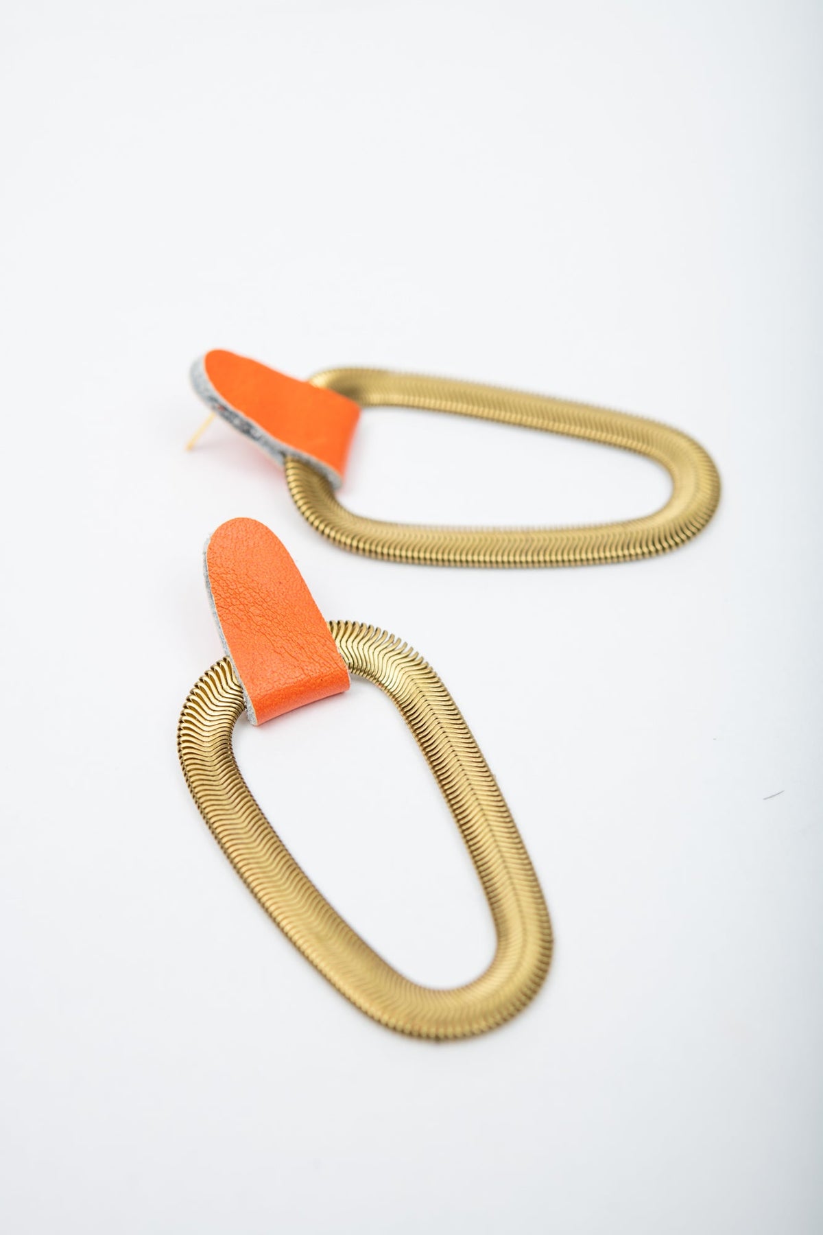 9e AVENUE boucles d'oreilles en cuir et laiton