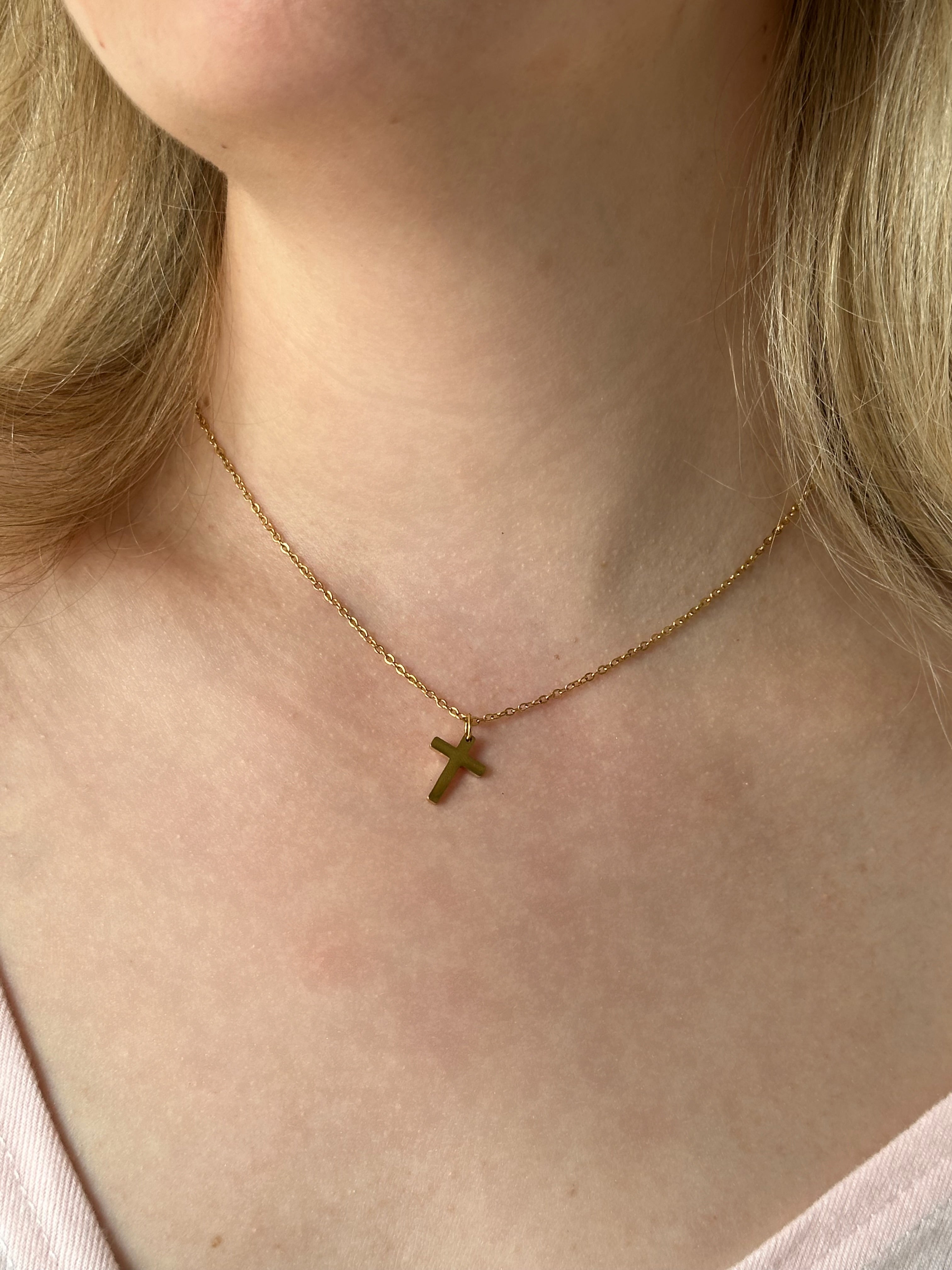 Collier croix simple