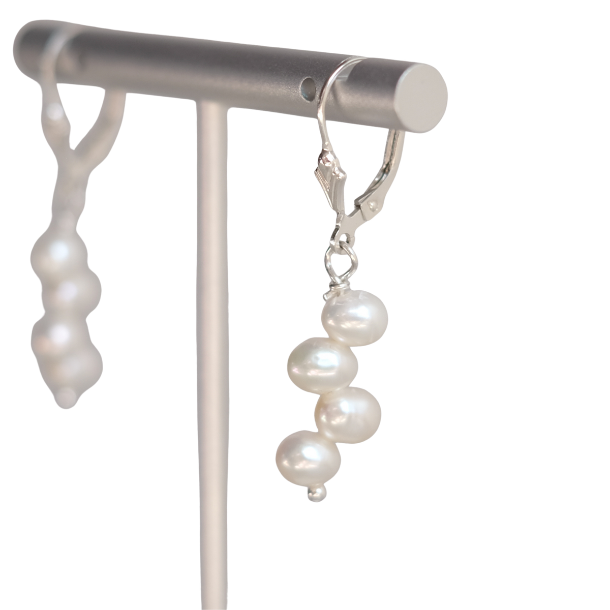 Boucles d'oreilles quatre perles d'eau douce crème