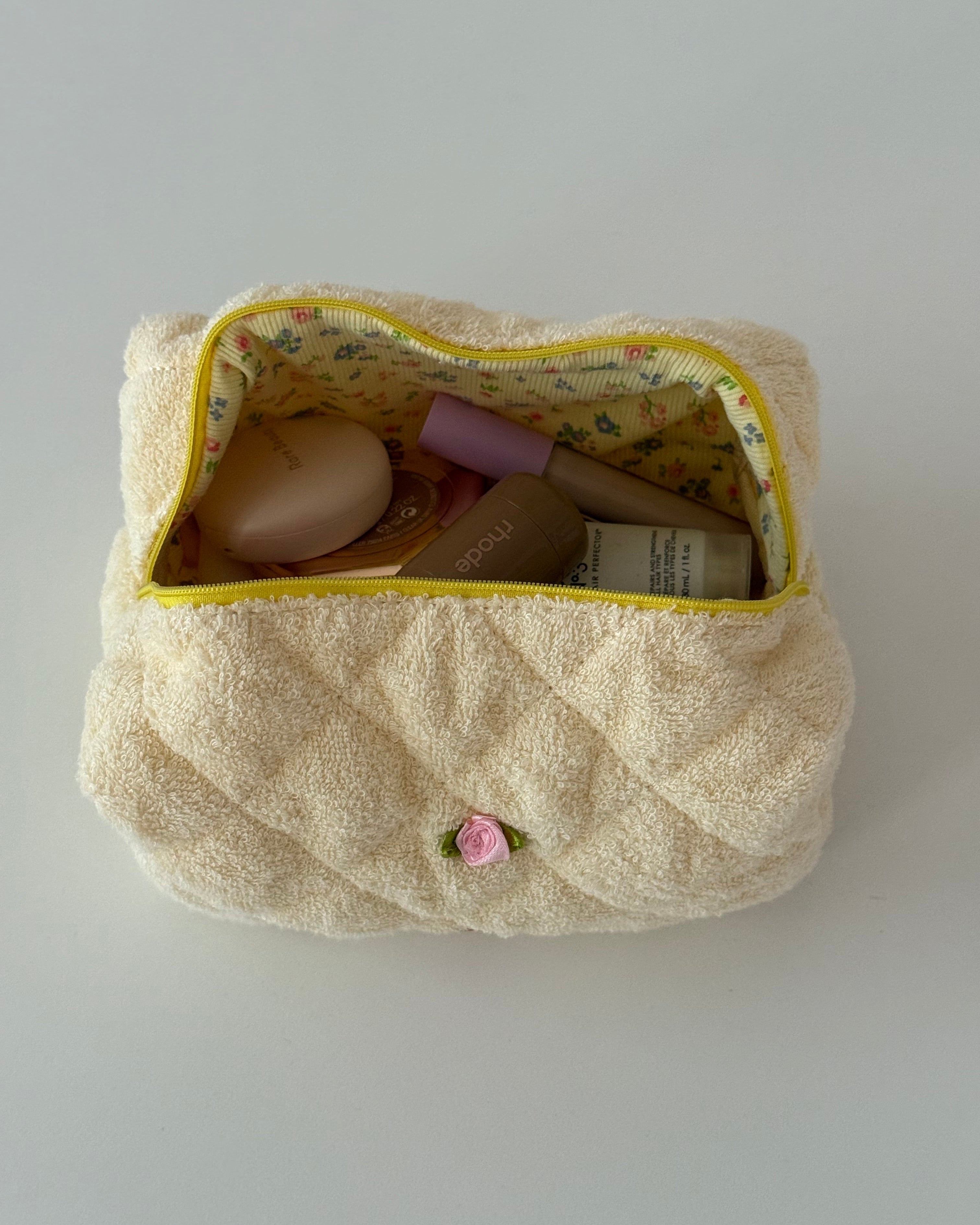 Trousse de maquillage jaune beurre
