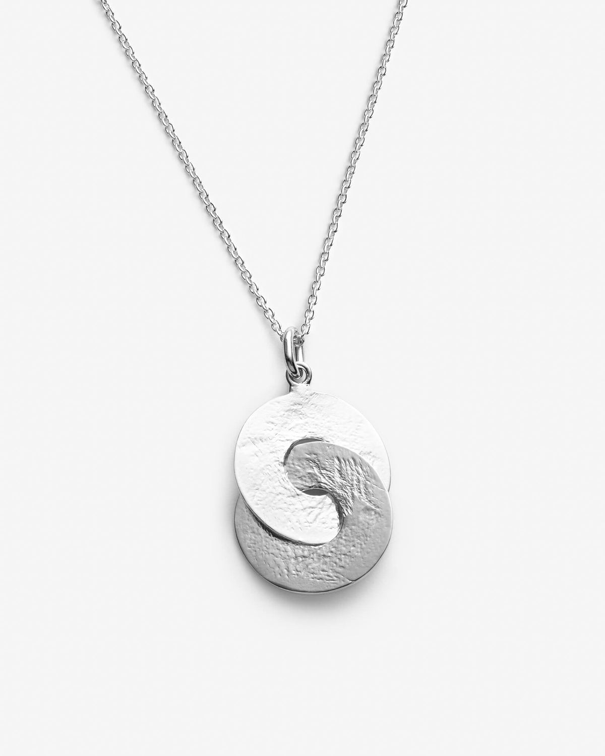 Leader - Chain and pendant with interlocking circles