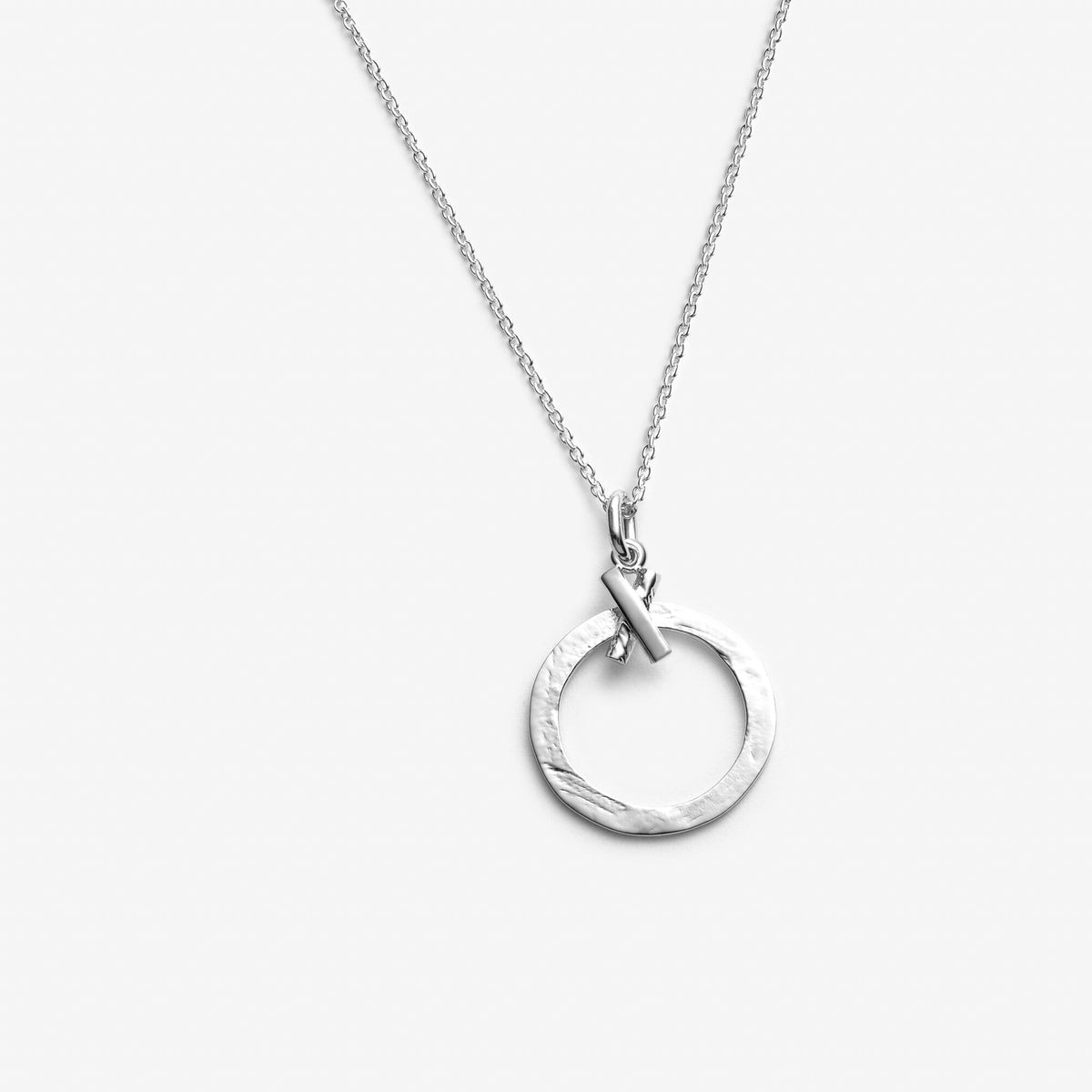 Empathique - Necklace with circular sterling silver pendant