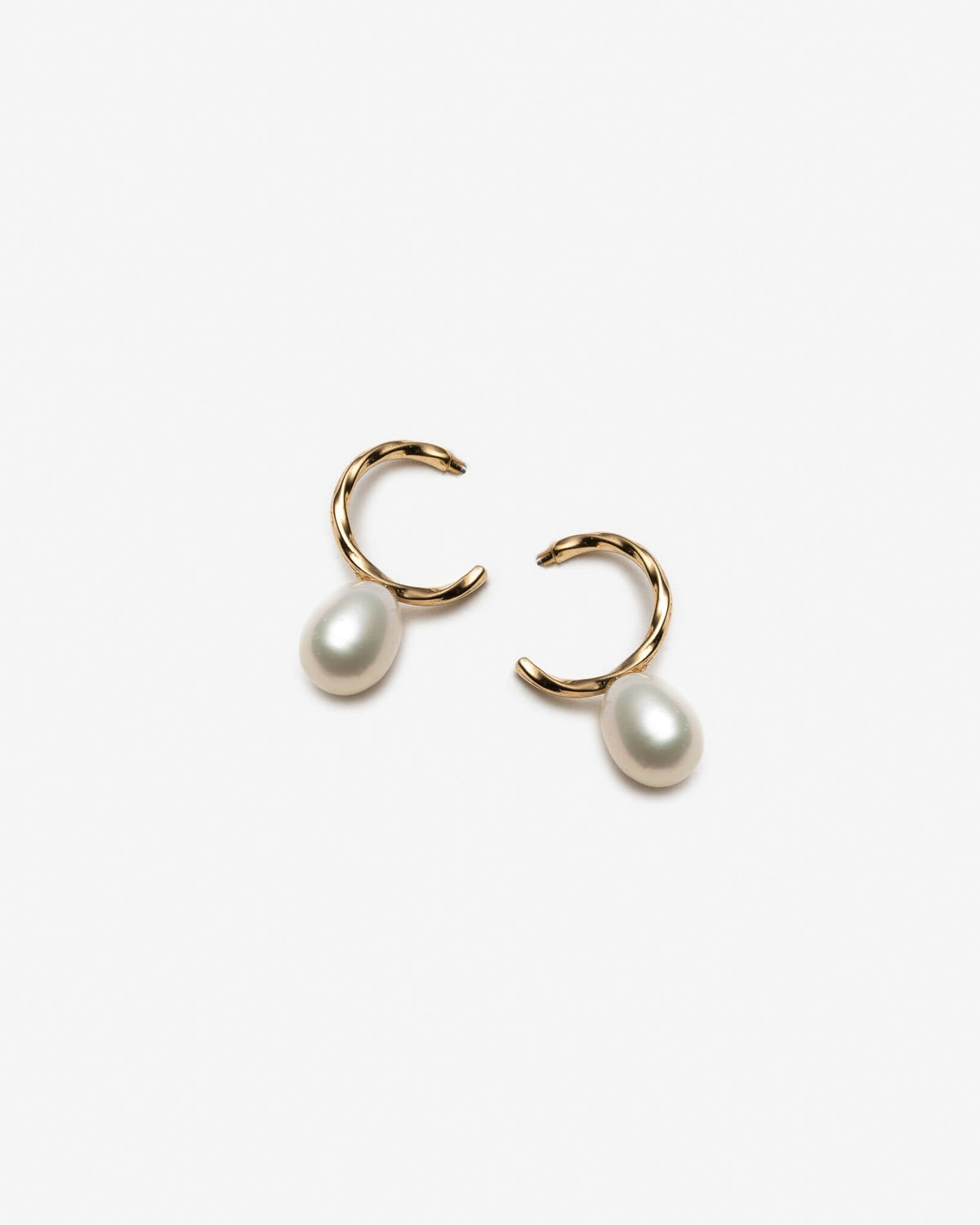 Boucles d'oreilles Créoles Perles Blanches - Élégance intemporelle et raffinement contemporain
