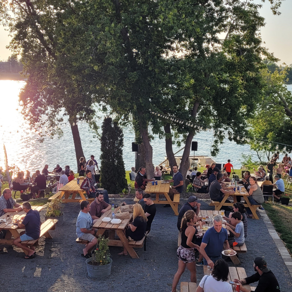Bière et plateau d'entrée pour 2 personnes - Chez Nelson Café Bistro
