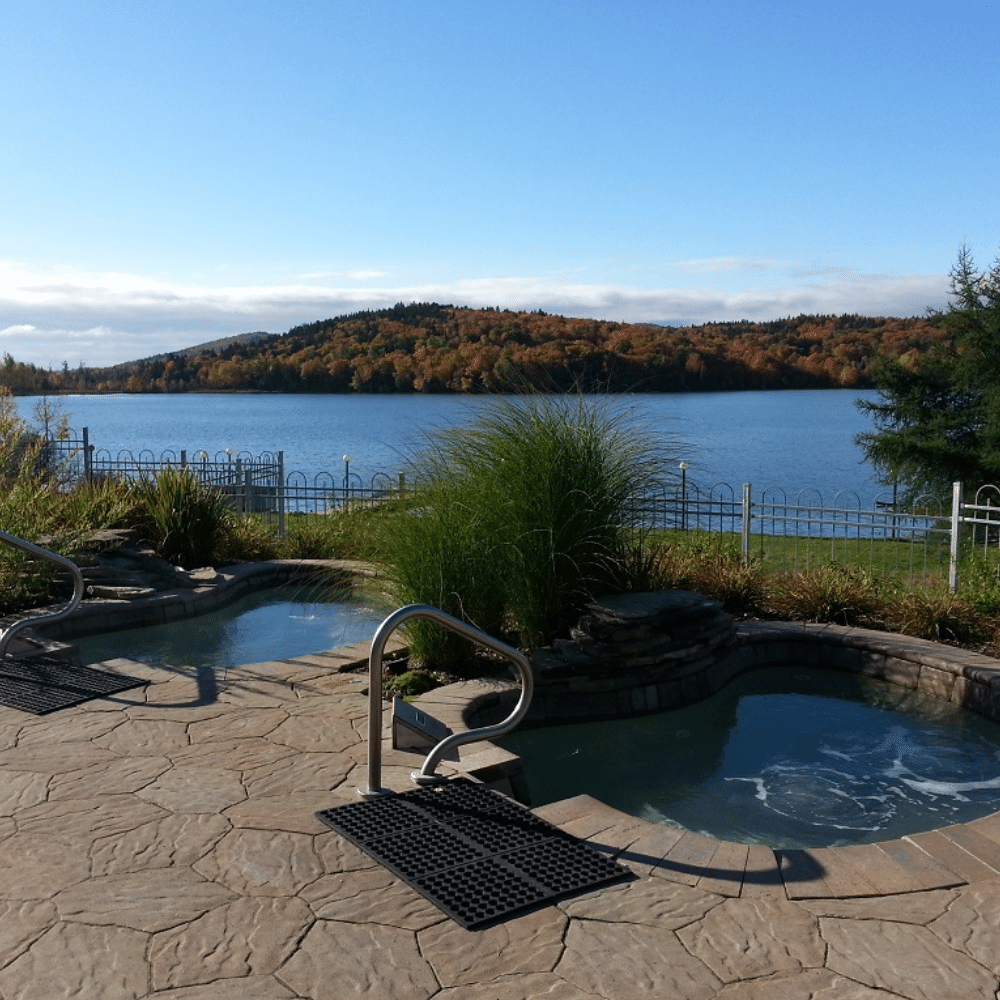 Nuitée avec souper gastronomique et accès au spa pour 2 personnes - Manoir du Lac Delage