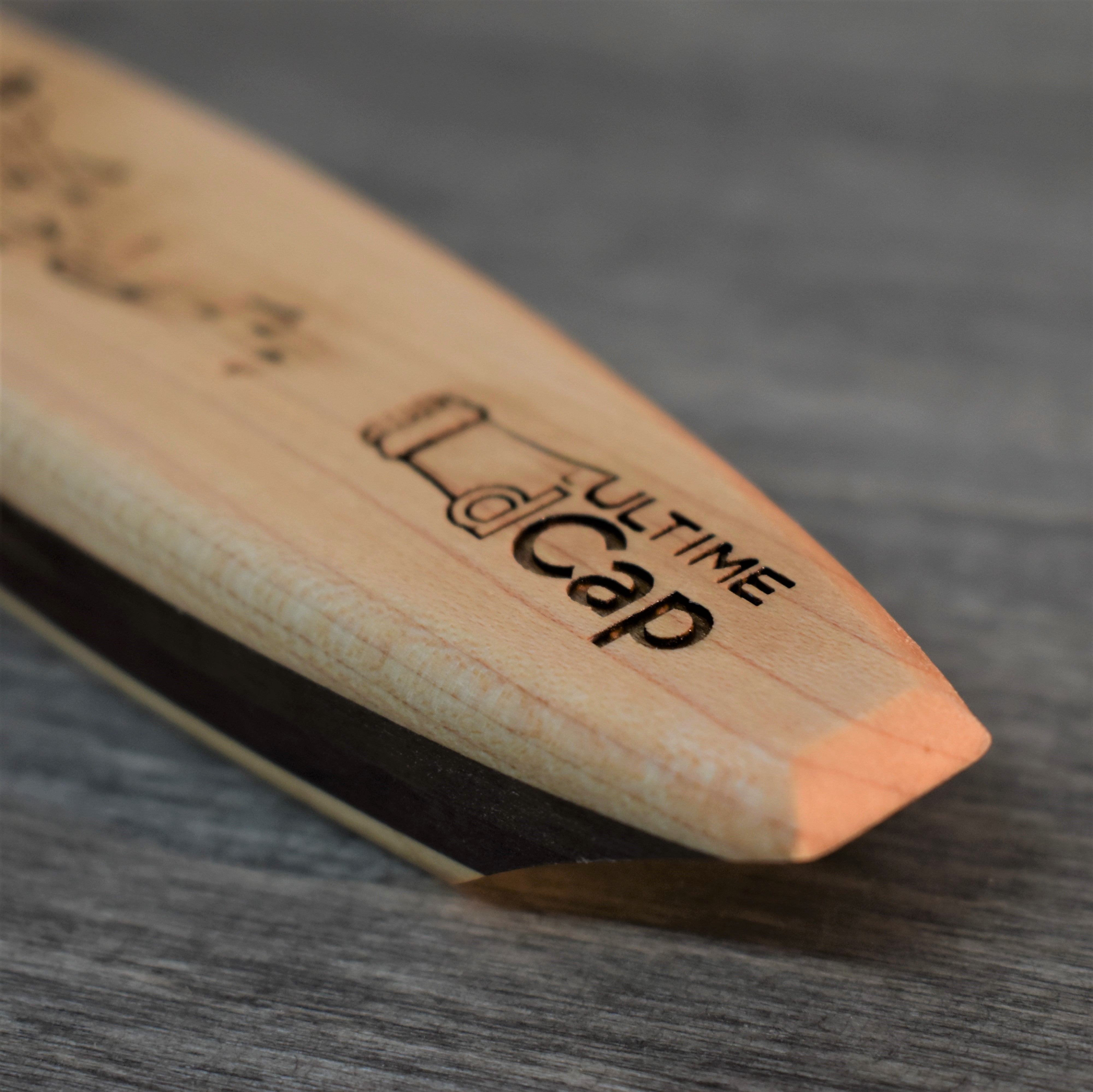 Décapsuleur polyvalent en bois “l’Ultime D-Cap”