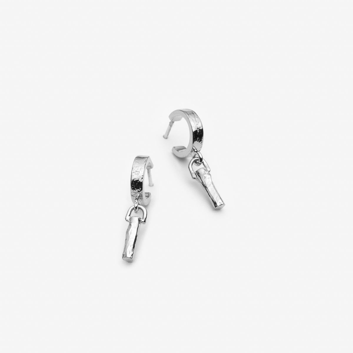 Intègre - Open circle sterling silver earrings