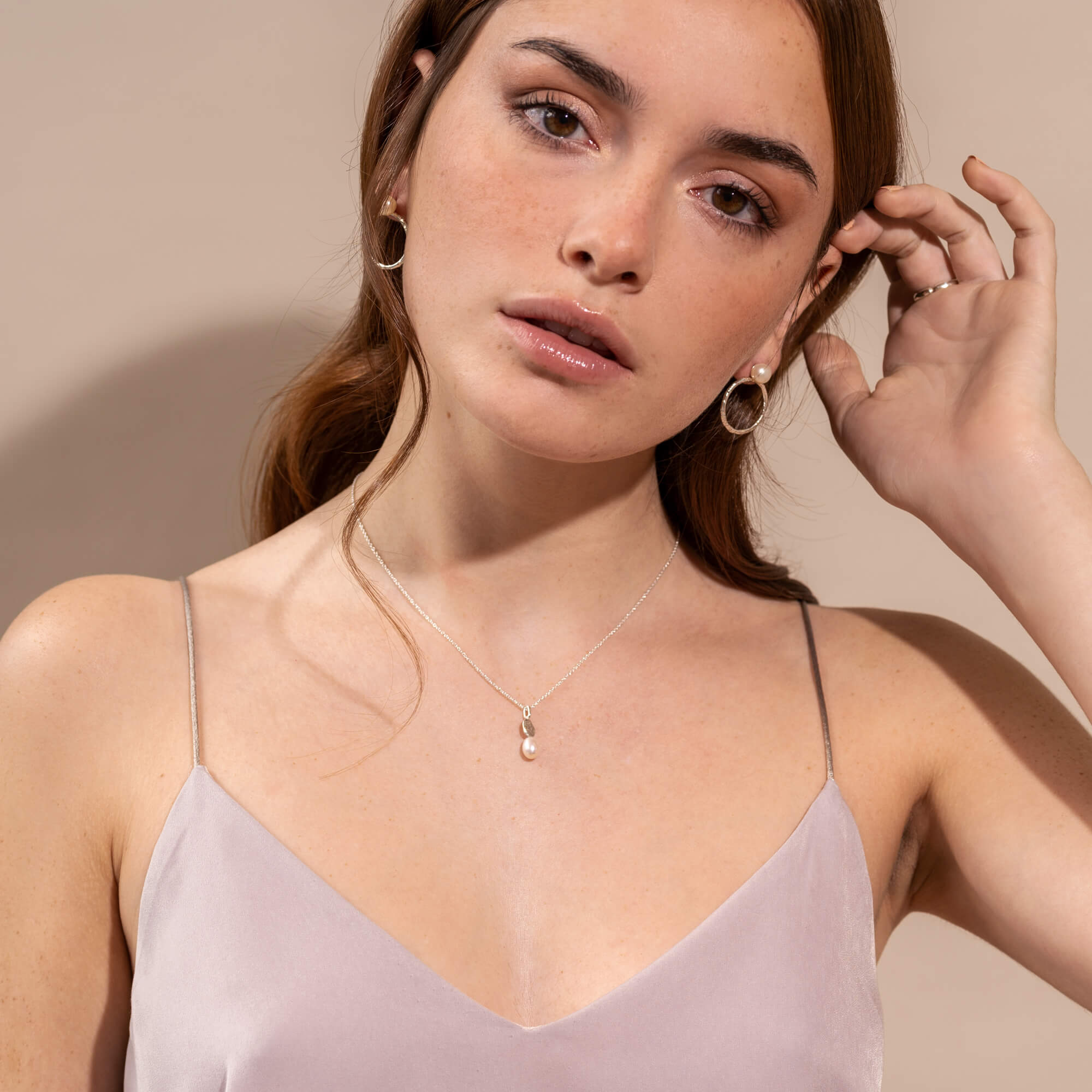 Delphine - Necklace with freshwater pearl pendant