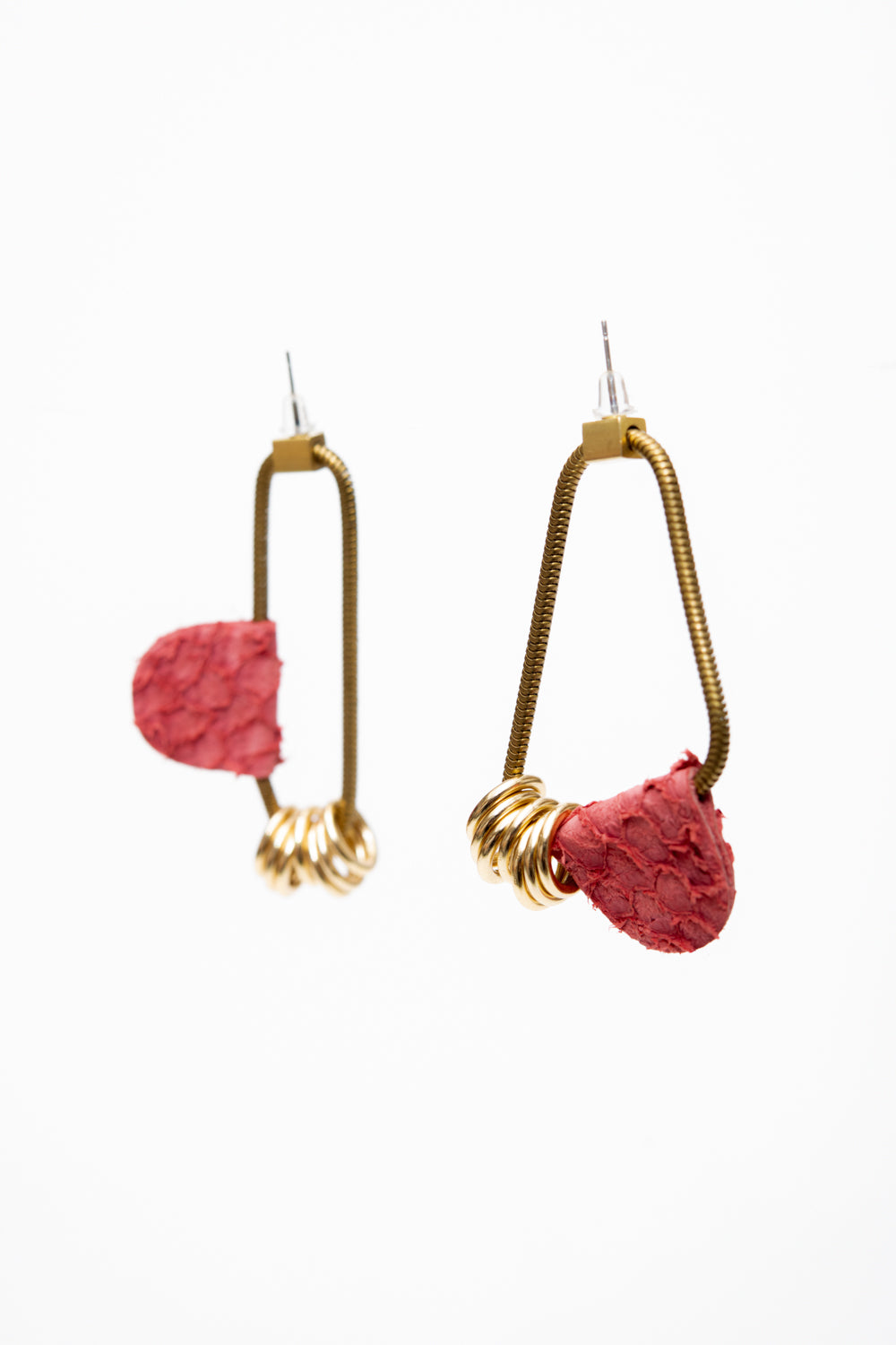 Boucles d'oreilles formes et figures en cuir modèle PICASSO