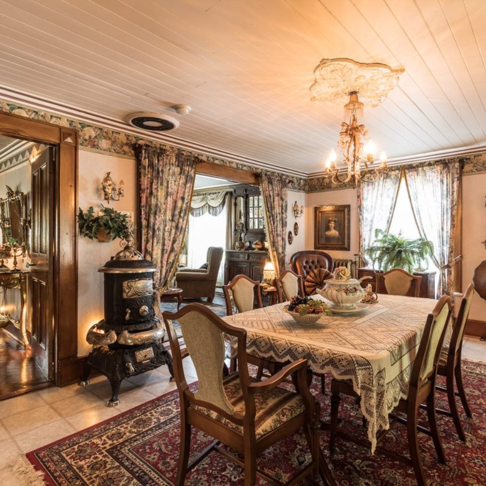 Nuitée romantique avec panier cadeau pour 2 personnes - La Maison du Notaire