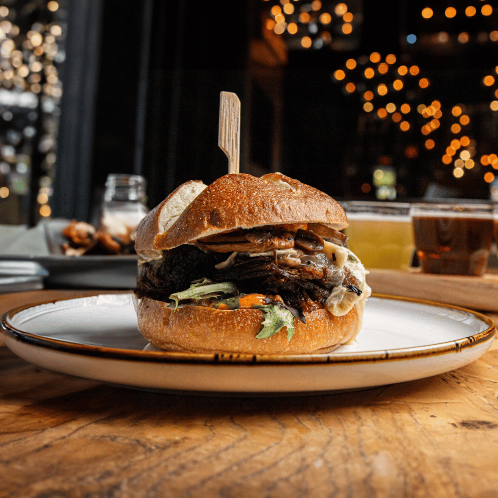 Apéro et entrée vedette pour 2 personnes - L'Établi Brasserie Urbaine