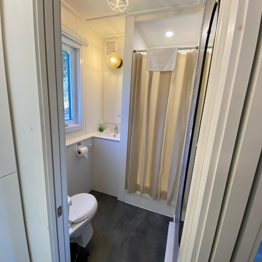 Nuitée en Coolbox à Val-Saint-Côme pour 1 à 4 personnes - Coolbox