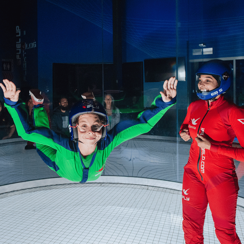 Expérience de chute libre intérieur pour 2 personnes, 2 vols d'initiation chacun - iFLY Montréal