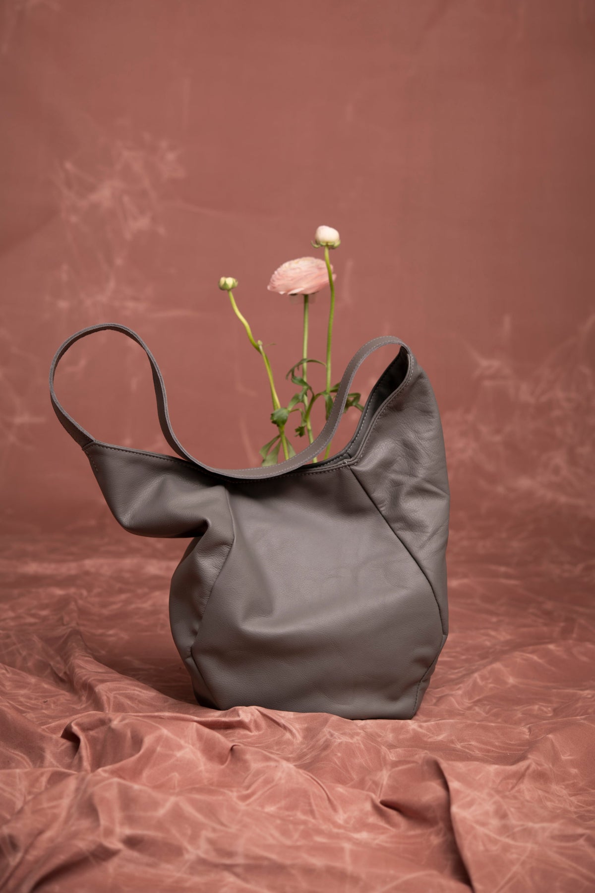 Sac cabas géométrique en cuir modèle MONT-ROYAL