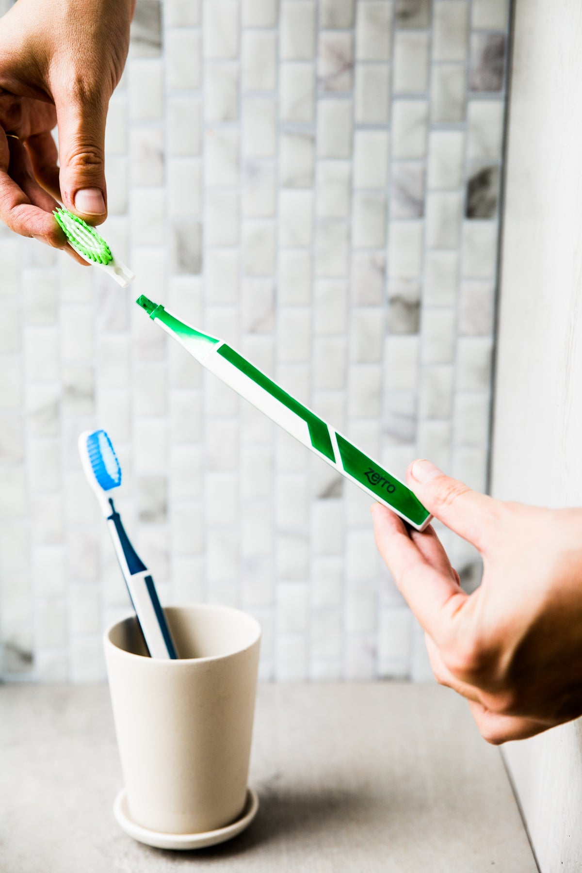 Brosse à dents à tête remplaçable Zerro