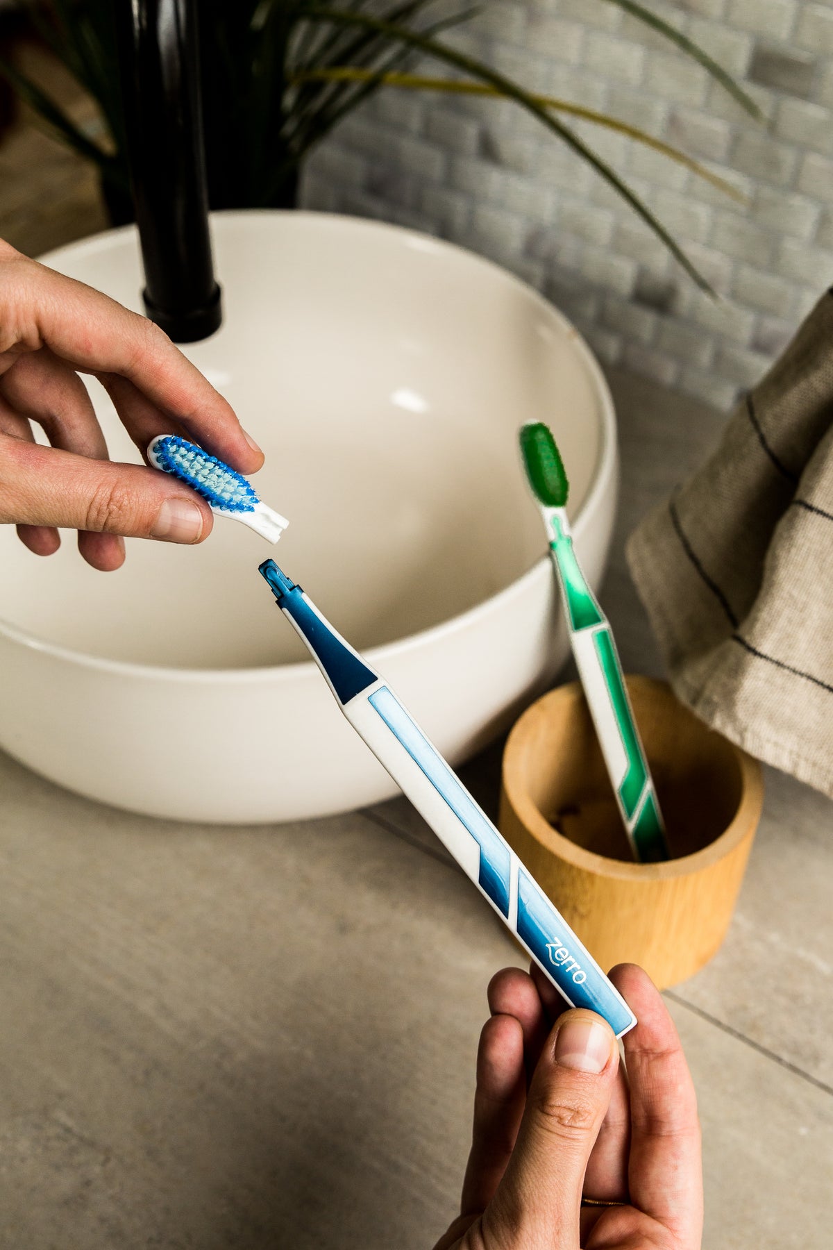 Brosse à dents à tête remplaçable Zerro
