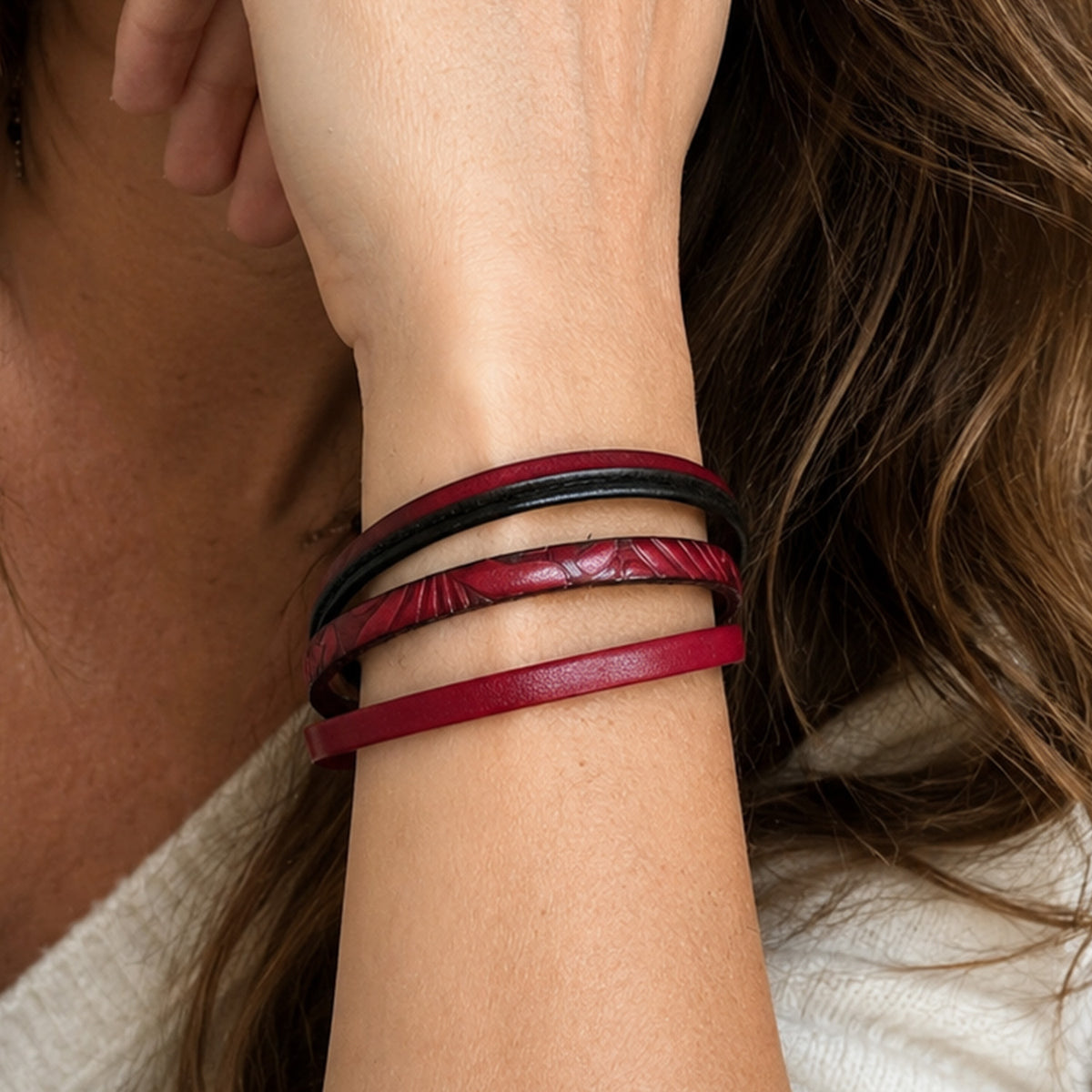 Multiple engraved bracelet