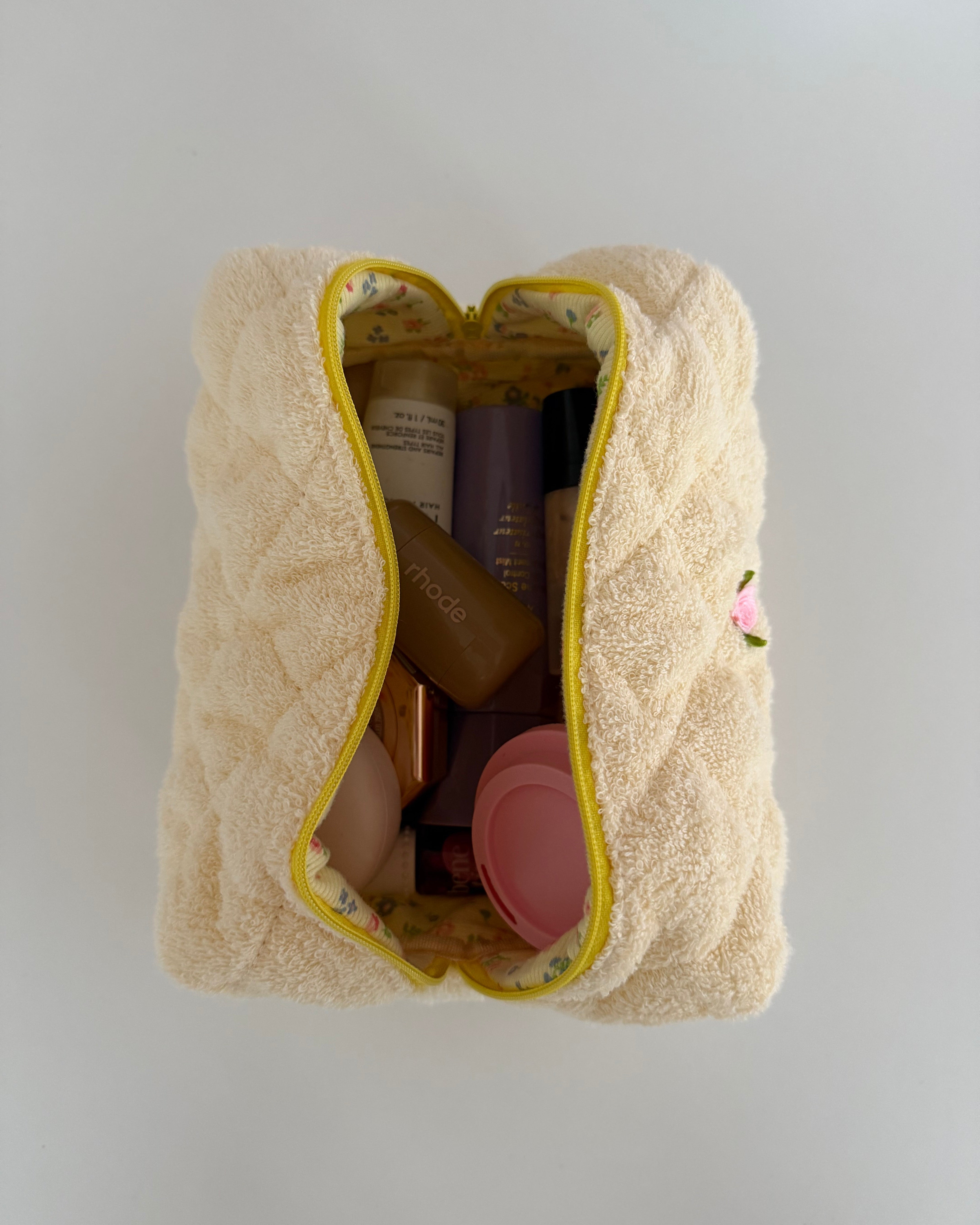 Trousse de maquillage jaune beurre