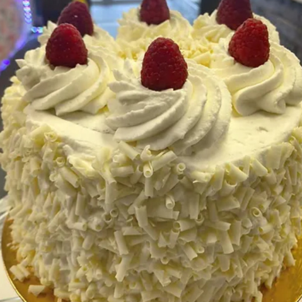 Gâteau de fête et sucreries pour un groupe - Pensée Gourmande