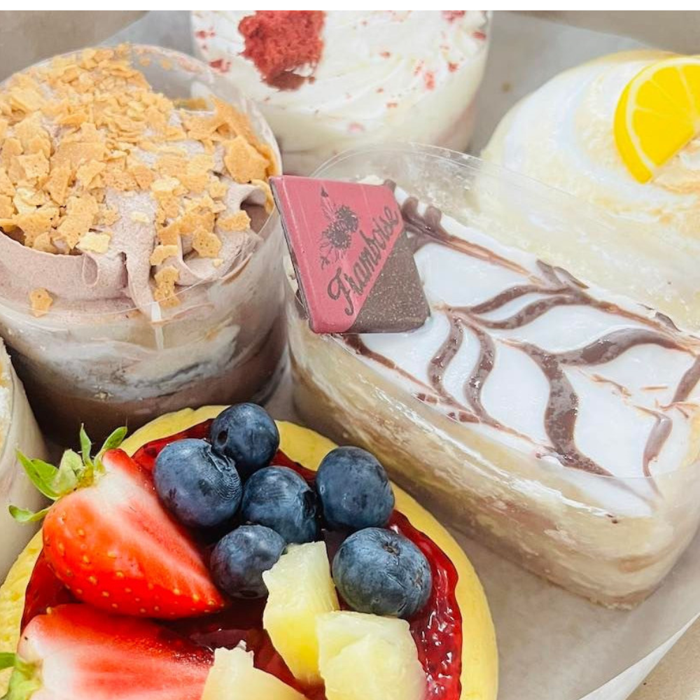 Gâteau de fête et sucreries pour un groupe - Pensée Gourmande