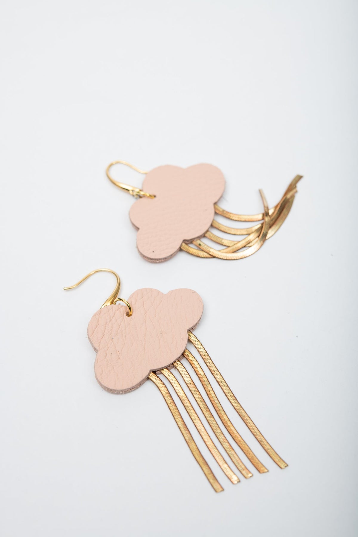 Boucles d'oreilles en cuir et laiton modèle NUAGE