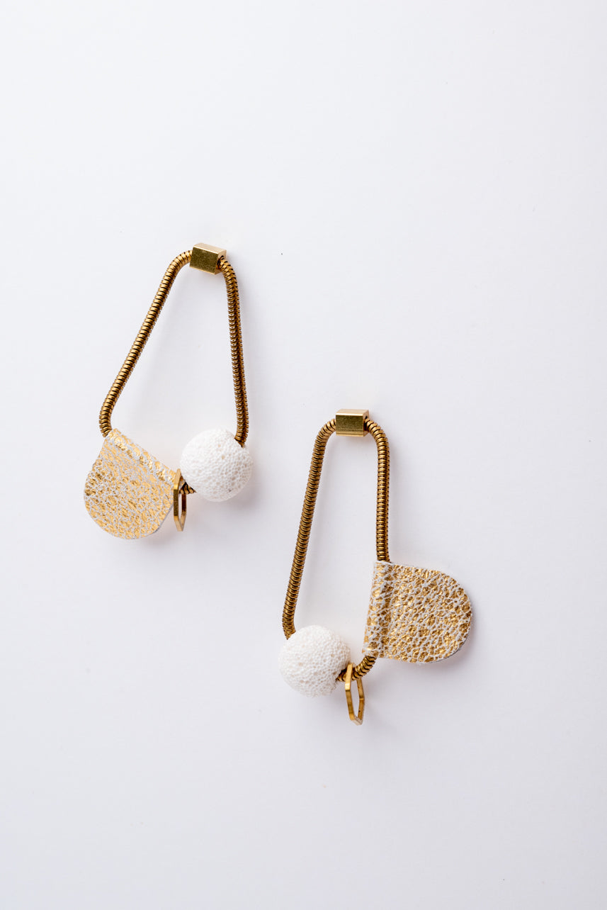 Boucles d'oreilles formes et figures en cuir modèle PICASSO