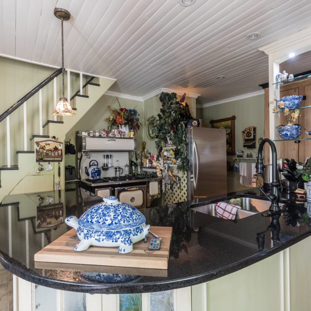 Nuitée romantique avec panier cadeau pour 2 personnes - La Maison du Notaire
