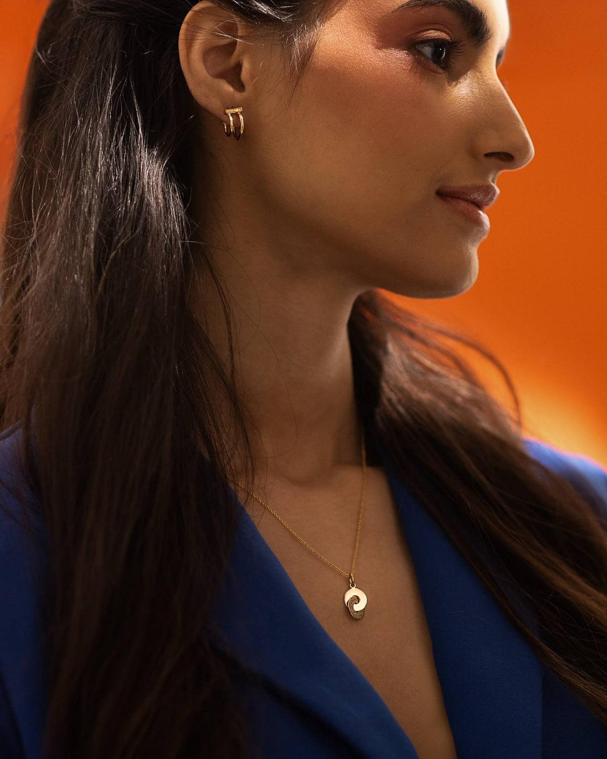 Engagée - Necklace with interlocking circles pendant