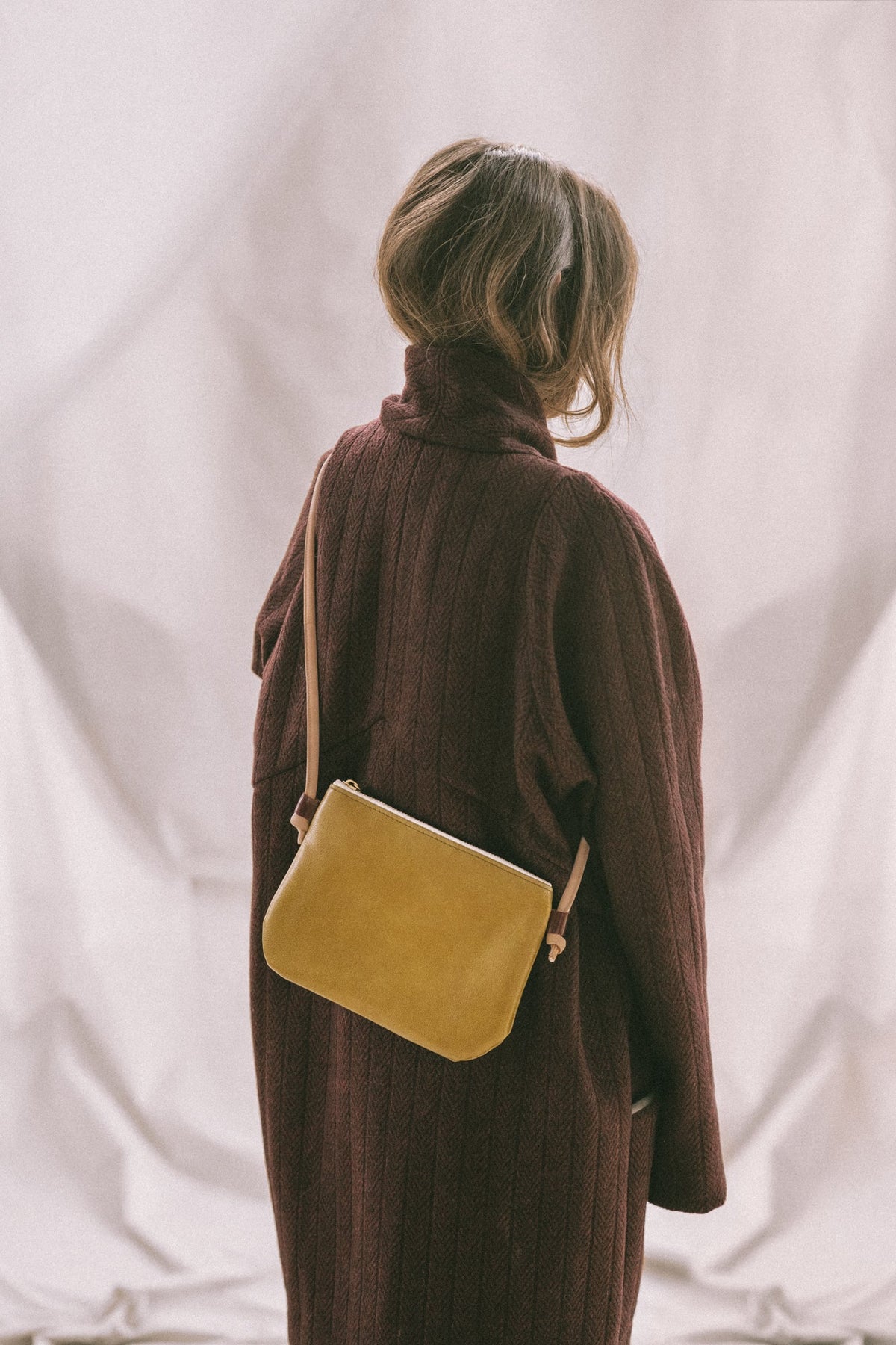 Petit sac pochette minimaliste en cuir modèle VENISE
