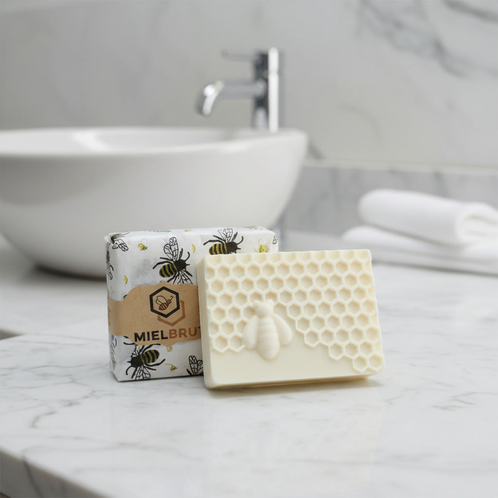 Savon au lait de chèvre, miel & cire d’abeille (3 savons)