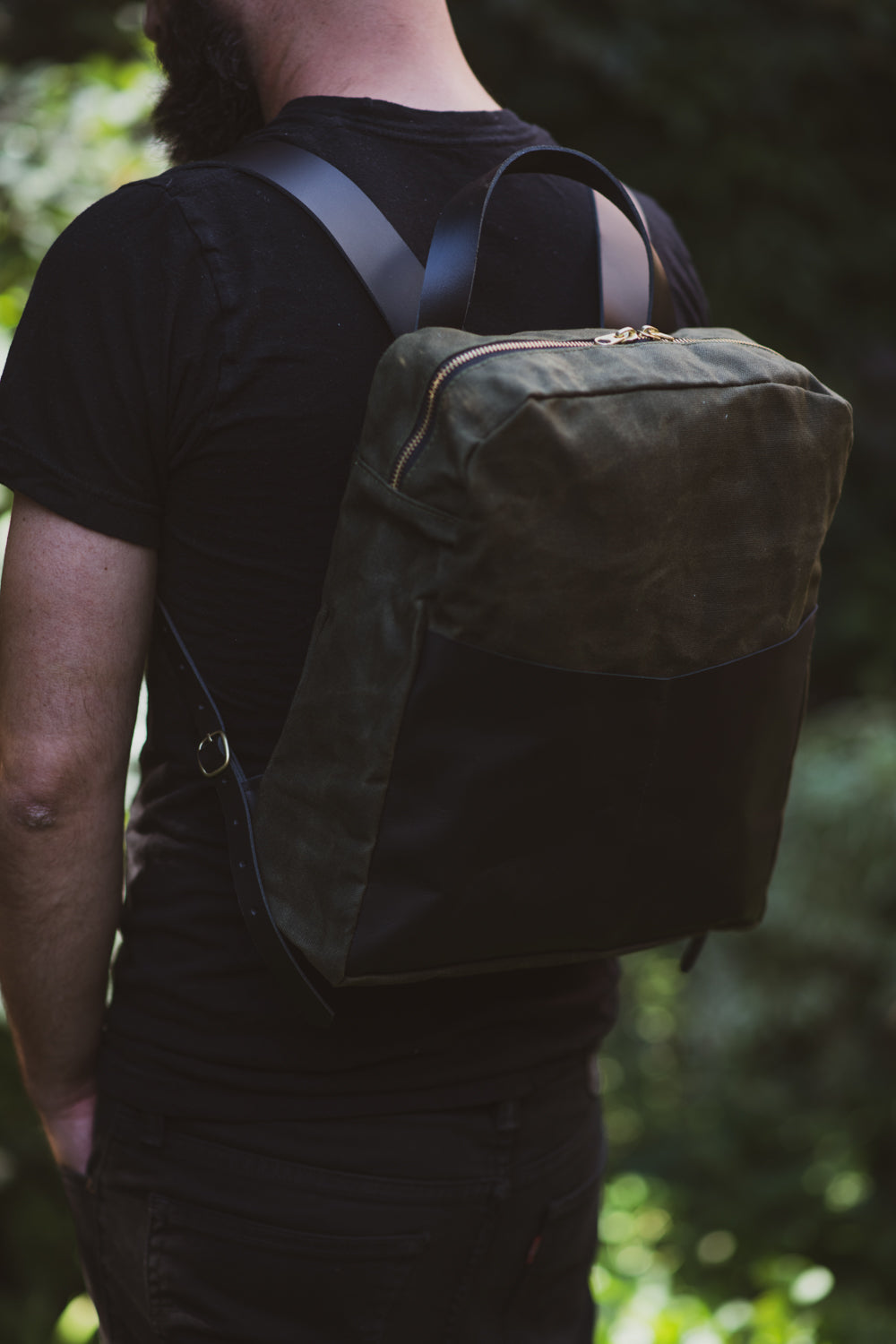 Sac à dos en cuir et coton ciré modèle GILFORD