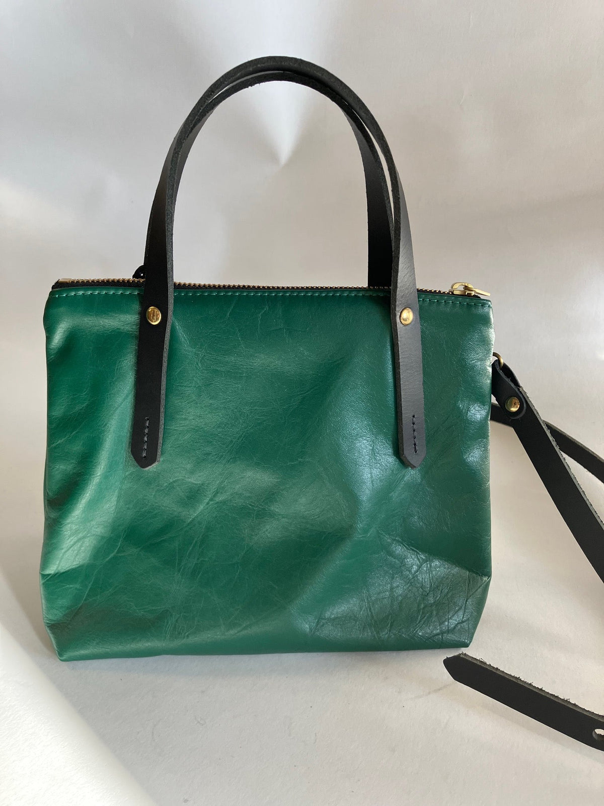 Sac à main en cuir avec ganse bandoulière modèle PAPINEAU