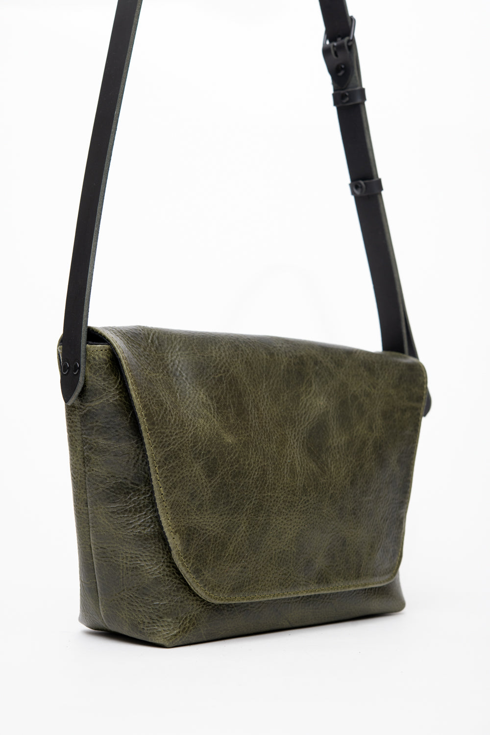 Sac besace en cuir, sac messager modèle BISCUIT