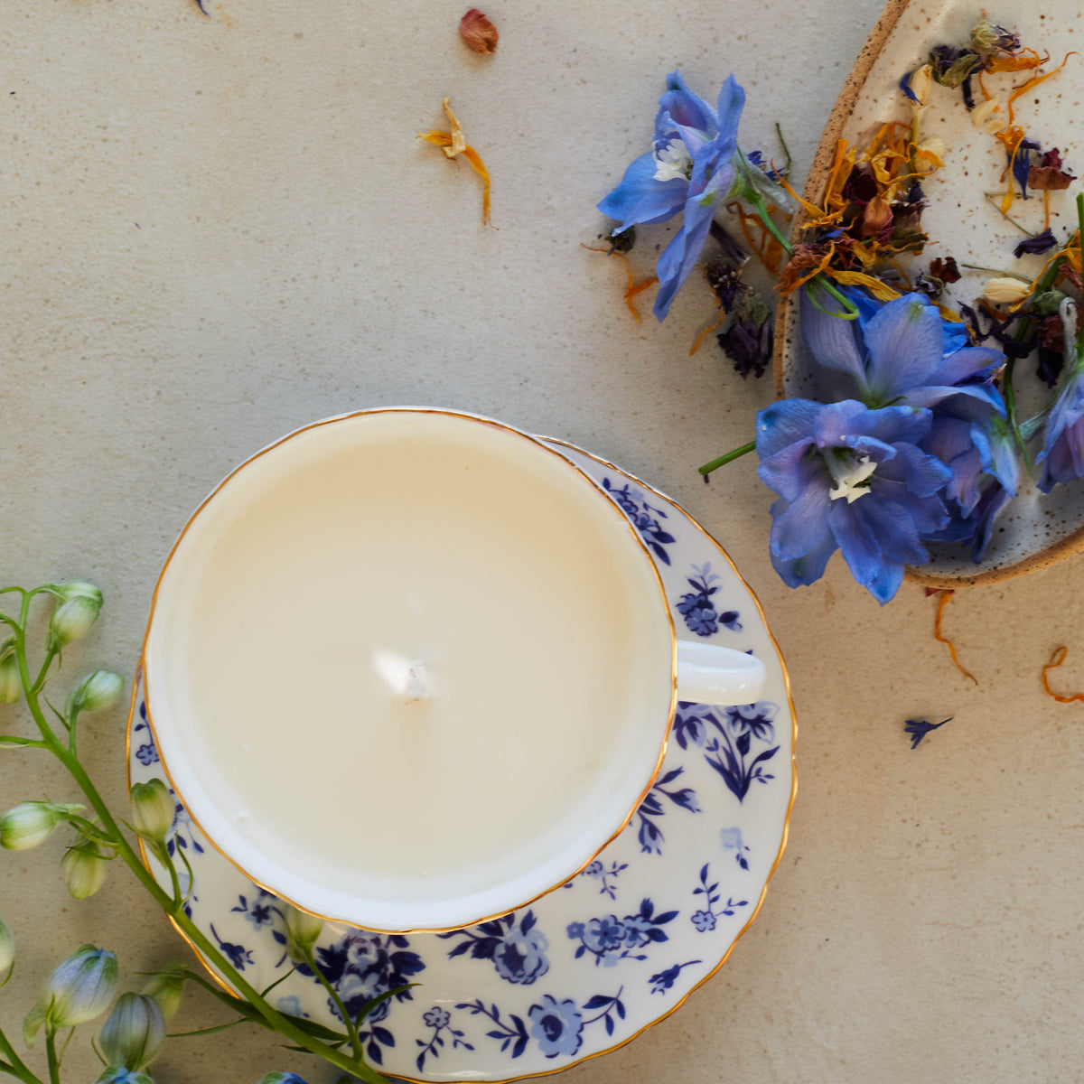 Candle in a Cup - Peony & Olive Leaf